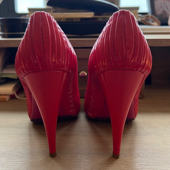 Miu Miu Vernice Platform Patent Leather Shoes - Picture 3 of 9